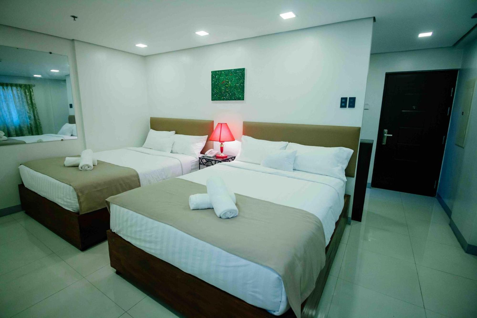 Belltower Csheli Suites Bantay - Віган Екстер'єр фото