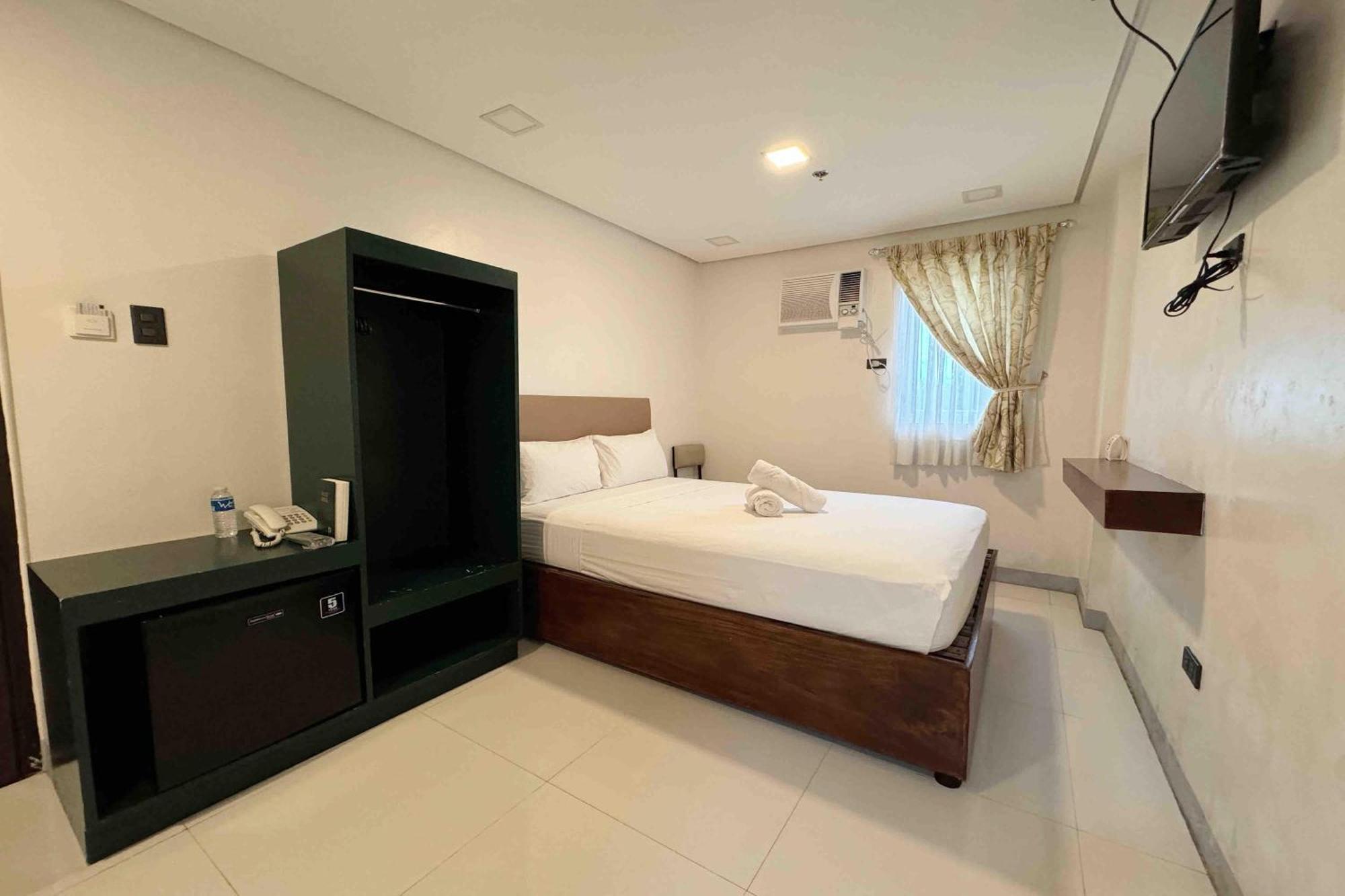 Belltower Csheli Suites Bantay - Віган Екстер'єр фото